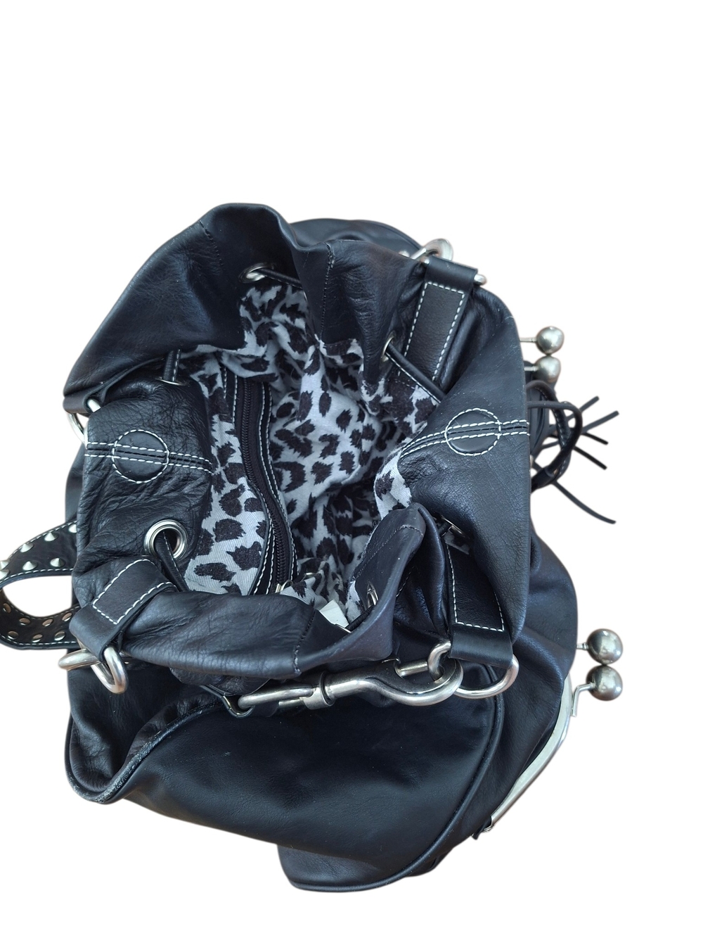 Vtg Betsey Johnson Black Leather Studded Kiss Lock Hobo Bucket Bag Y2K Rare - Picture 11 of 16